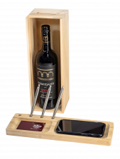 "Voldoende Prik" luxe box, met desk-oplader & 1 fles Negroamaro del Salento Domiziano Privata